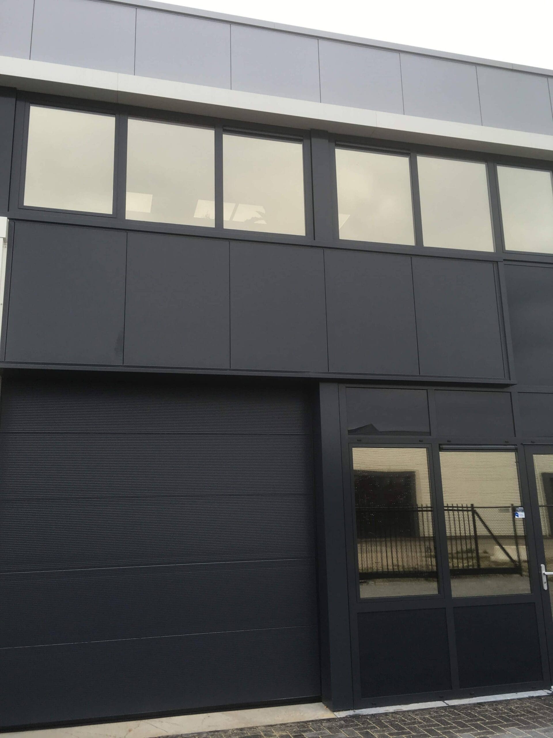 Hinderlijke schittering op beeldschermen werd onderdrukt met Sunblock Truevue 15