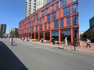 Sunblock glasfolie OQXN75 montage bij Freddies in Leiden