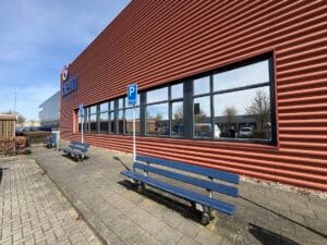 Zilver 20 hoge zonnewarmte wering kantoorpand