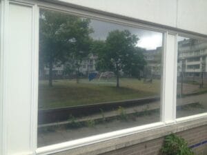 Sunblock sterk inbraak vertragende glasfolie met sterk spiegelende inkijk beperking 200micron 8mil zilver 20